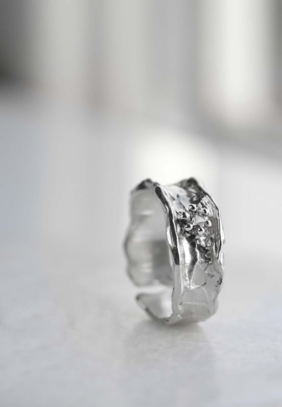 Silver sapphire ring 9:25