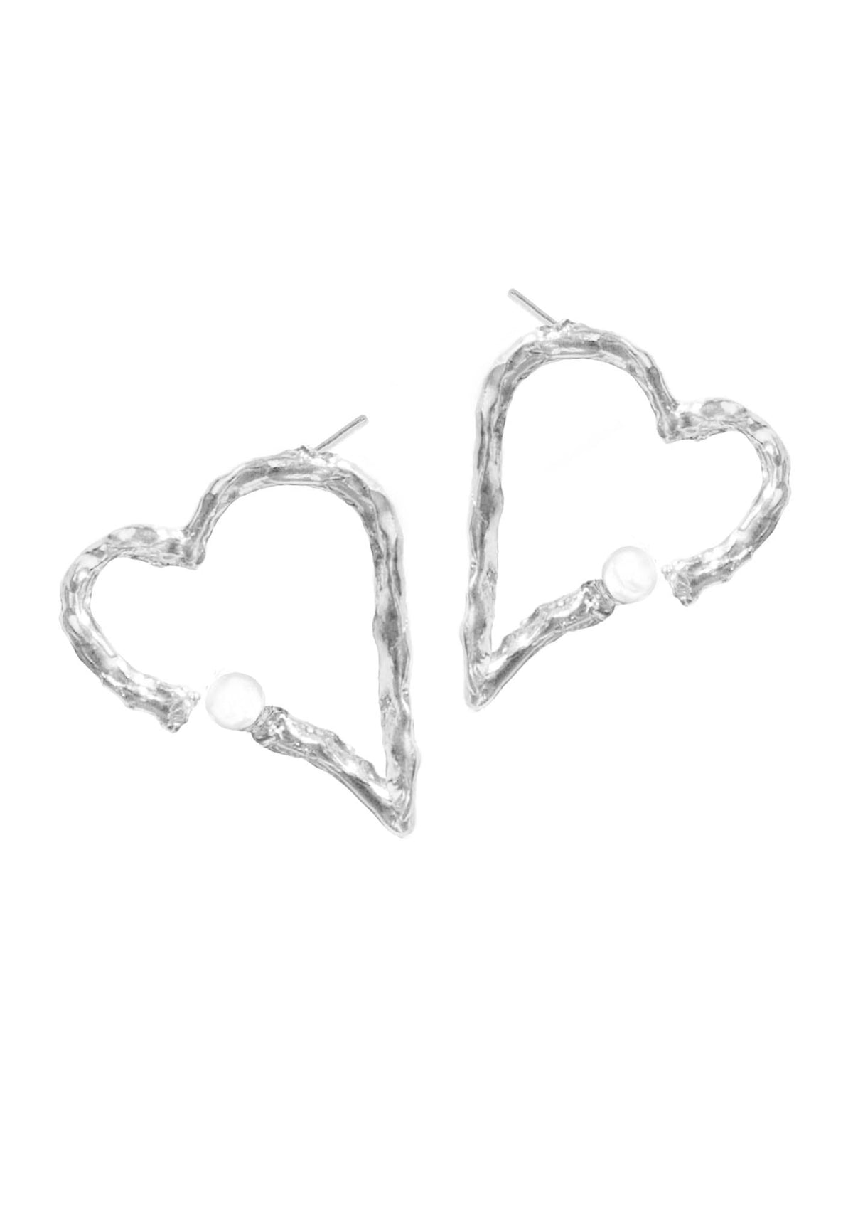 Silver heart earrings with a pearl MW30