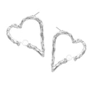 Silver heart earrings with a pearl MW30
