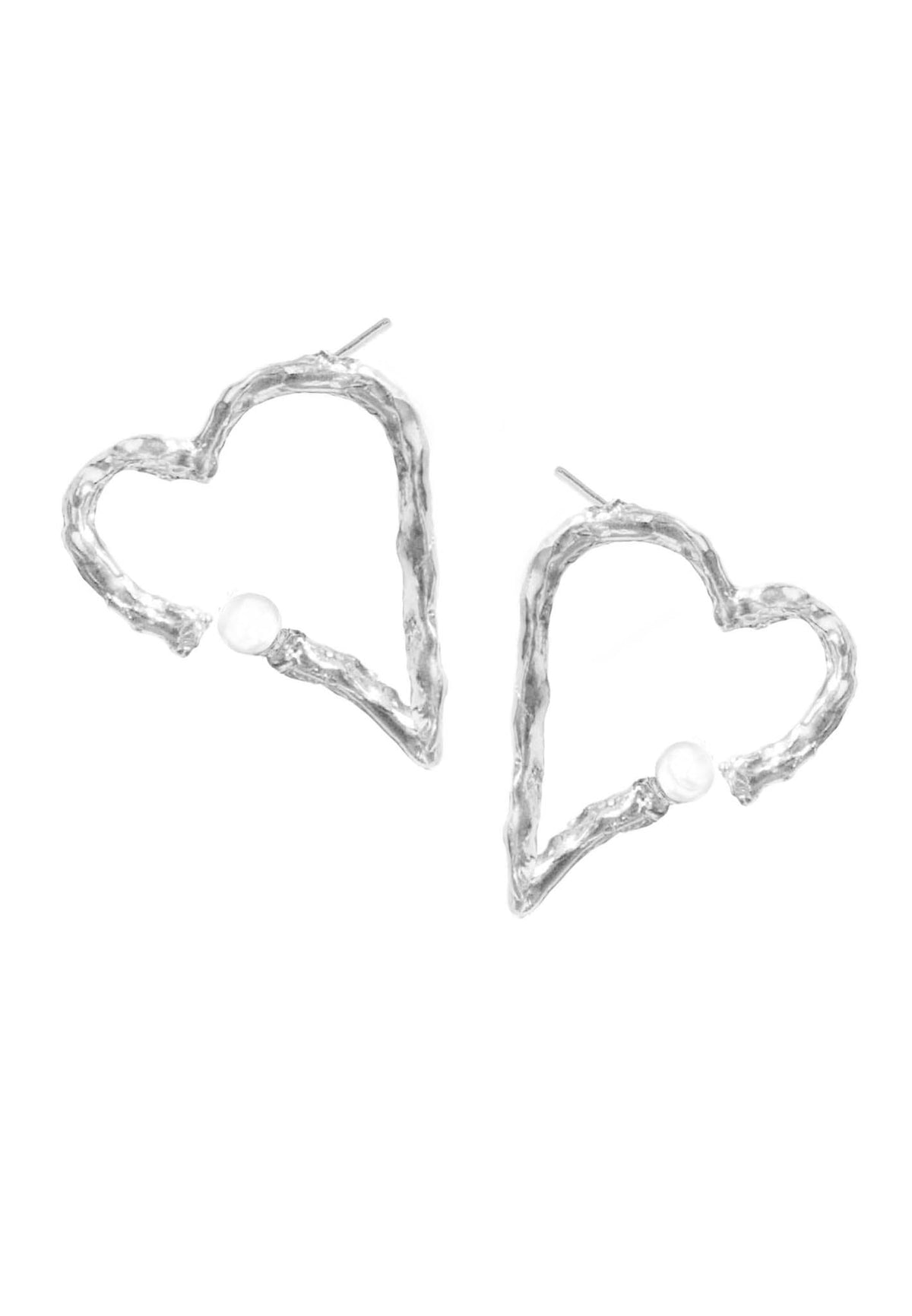 Silver heart earrings with a pearl MW30