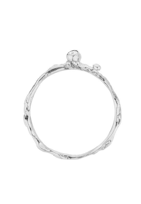 Gold ring 8:18. White gold 585 with white brilliant